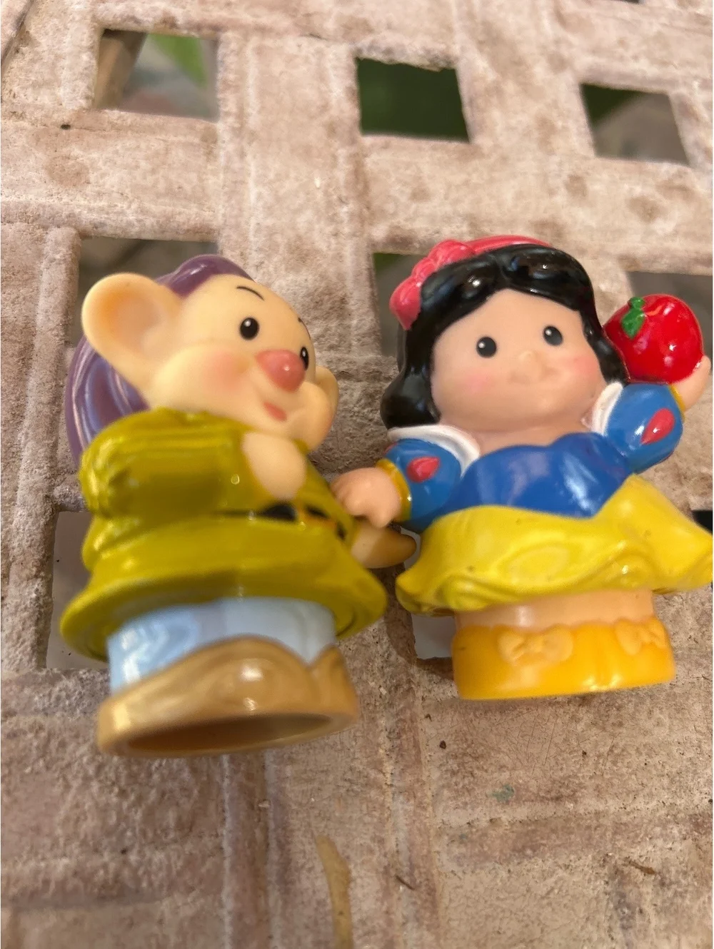 Snow White and Dopey fisher-Price little people